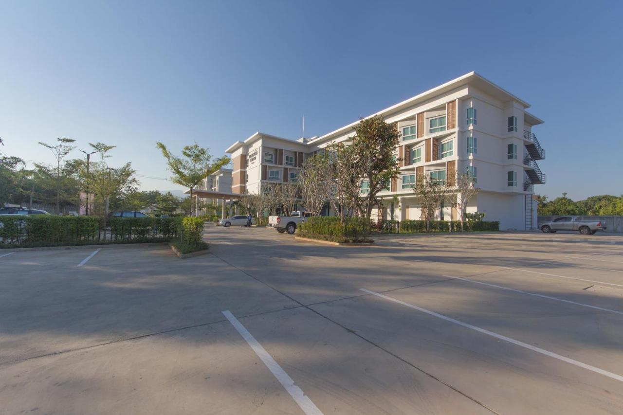 Donchan Grand Hotel Chiang Mai Exterior foto
