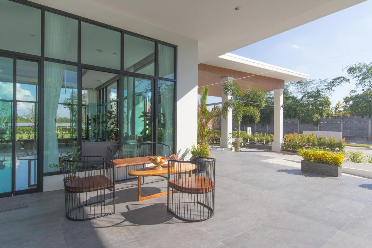 Donchan Grand Hotel Chiang Mai Exterior foto